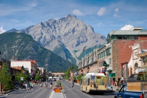 Banff, Alberta - Travel & Vacation Ideas