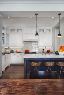 Clean white cabinets with simple hardware - Kitchen Cabinets