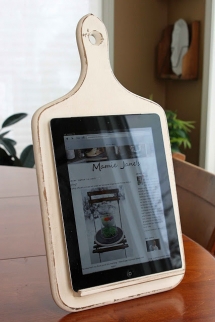 iPad holder - Christmas gift ideas for the Wife