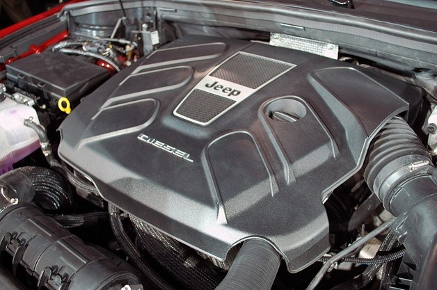 2014 Jeep Grand Cherokee EcoDiesel - Image 2