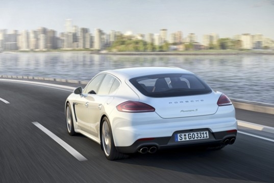 2014 Porsche Panamera S E-Hybrid - Image 2