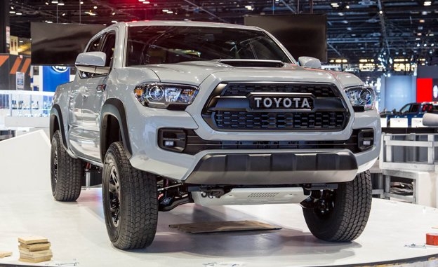 2017 Toyota Tacoma TRD - Image 2