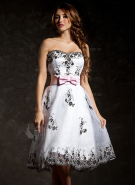 A-Line/Princess Sweetheart Knee-Length Organza Satin Cocktail Dress With Lace Sash Bow(s) (016008333