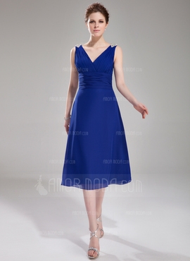 A-Line/Princess V-neck Knee-Length Chiffon Cocktail Dress With Ruffle Beading (016008330)