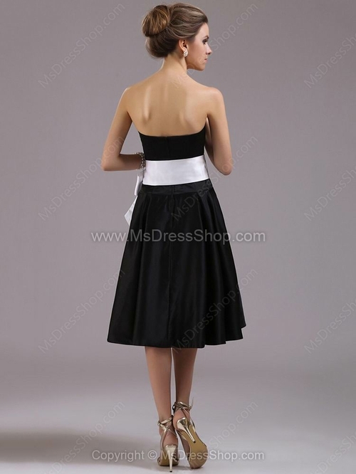 A-line Strapless Satin Knee-length Sashes/Ribbons Bridesmaid Dresses - Image 2