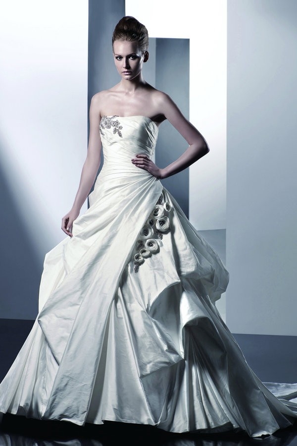 A Line Strapless Sweetheart Dropped Waist Beading Floor Length Attached Silk Wedding Dress