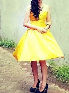 A-line Sweetheart Satin Knee-length Ruched Bridesmaid Dresses