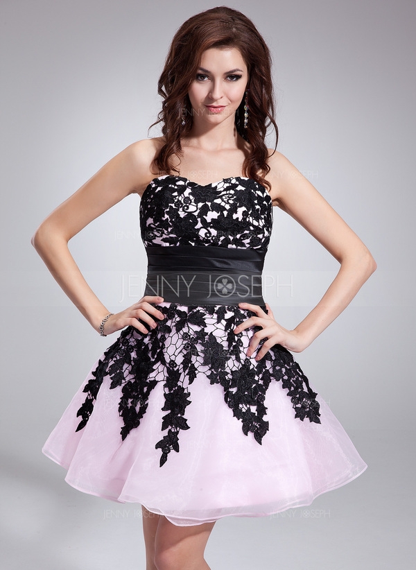 A-linje Sweetheart Kort-længde Taft Organzastof Homecoming Kjole med Lace Bælterem (022010030)