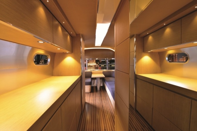 Airstream Land Yacht - Image 3