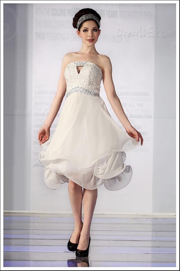 Attractive A-line Strapless Knee-length Cocktail Dresses