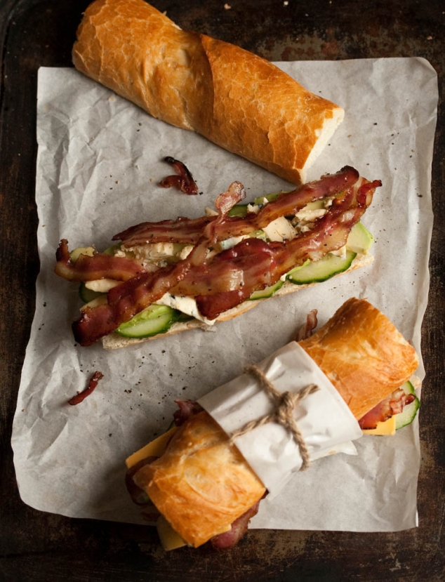 Bacon, blue cheese and avocado baguette - Image 3