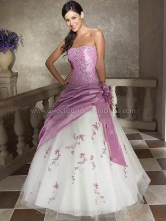 Ball Gown Strapless Tulle Floor-length Appliques Quinceanera Dresses