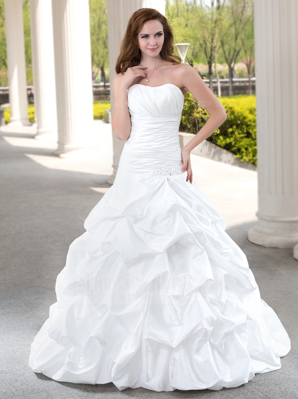 Ball-Gown Sweetheart Chapel Train Taffeta Wedding Dress