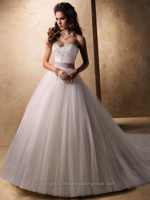 Ball Gown Sweetheart Tulle Court Train Lace Wedding Dresses