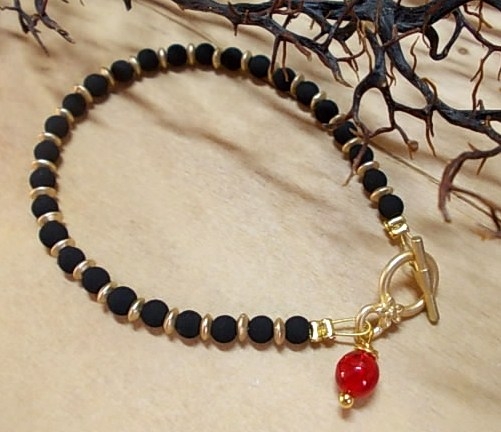 Black-red chic... - Image 3