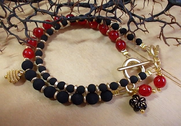 Black-red chic...
