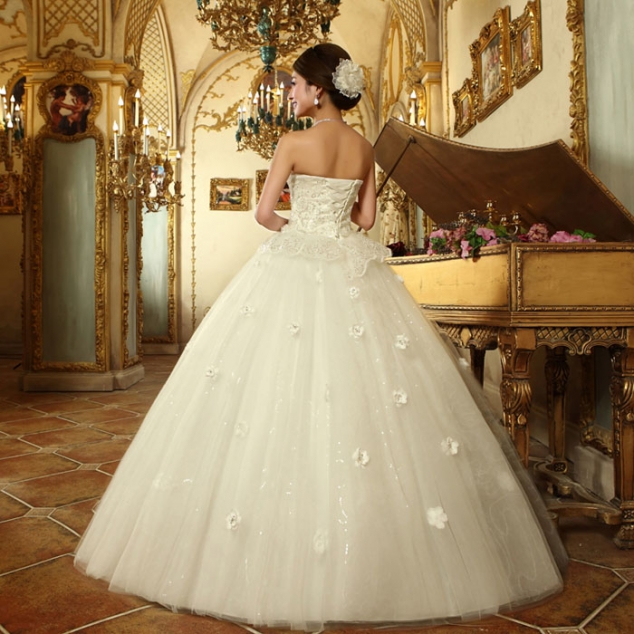 Charming Sweetheart Neck Appliques and Sequins Women's Lace Hem Floor Length Wedding Dress - Image 2