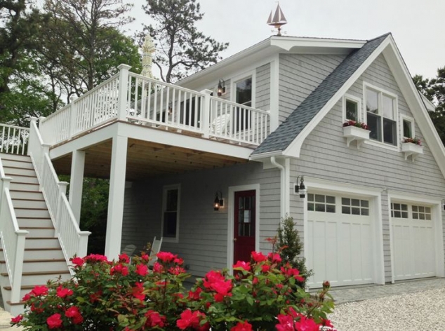 Detached garage with loft & deck