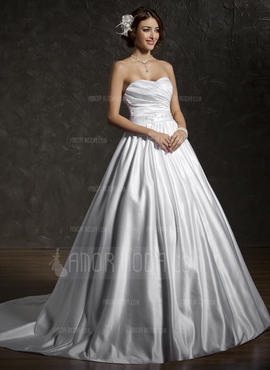 Duchesse-Linie Herzausschnitt Kapelle-schleppe Satin Brautkleid mit Rüschen Perlen verziert Schleife