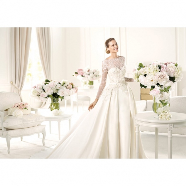 Empire A-line High Neck Lace Long Sleeves Satin Wedding Dresses