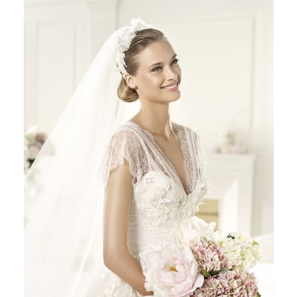 Empire A-line Spaghetti Straps Short Sleeves Lace Wedding Dresse
