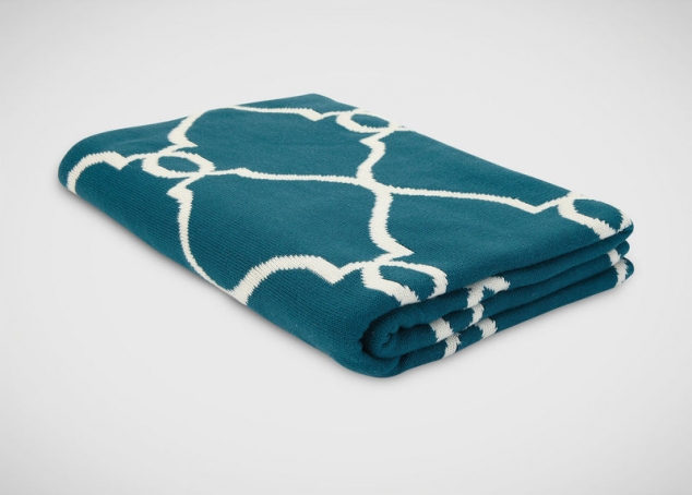 Ethan Allen Teal and Ivory Fretwork Throw
