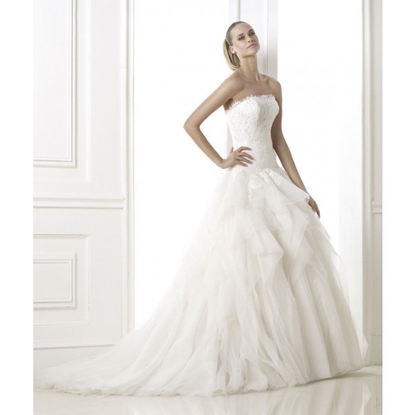 Exquisite A-line Strapless Beading&Sequins Cascading Ruffles Sweep/Brush Train Tulle Wedding Dresses