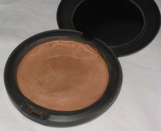 Fixing your broken powder makeup  - Image 2