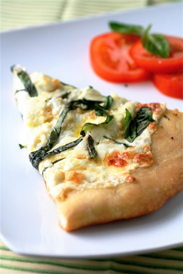 Four cheese white pizza with fresh basil, thyme & oregano - Image 3