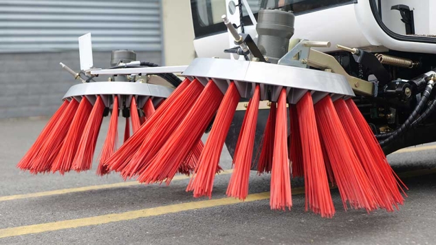 Fulongma Sweeper Truck - Image 2
