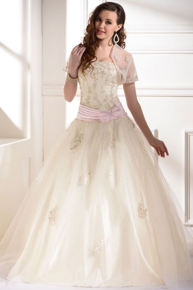 Gorgeous A-line Strapless Floor-length Applique Quinceanera Dress