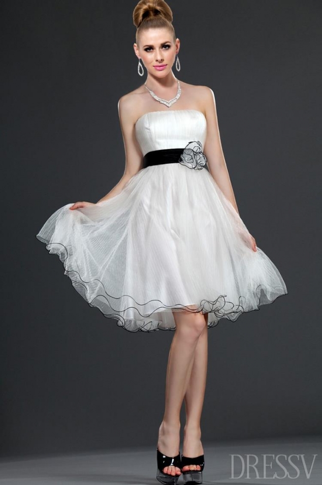 Gorgeous A-Line Strapless Flowers Charming Homecoming Dress