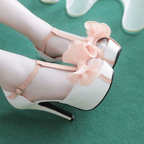 Gorgeous PU Flower Decoration Platform Sandals