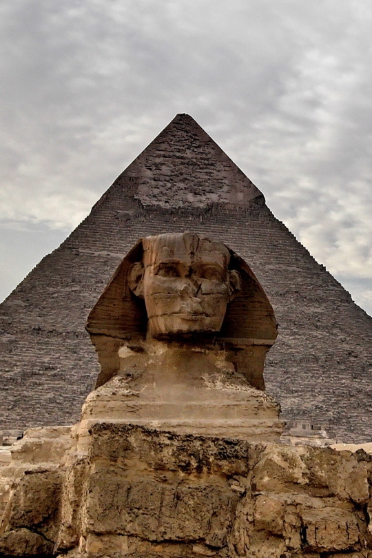 Great Sphinx of Giza and the Pyramid of Khafre in Egypt [photos]