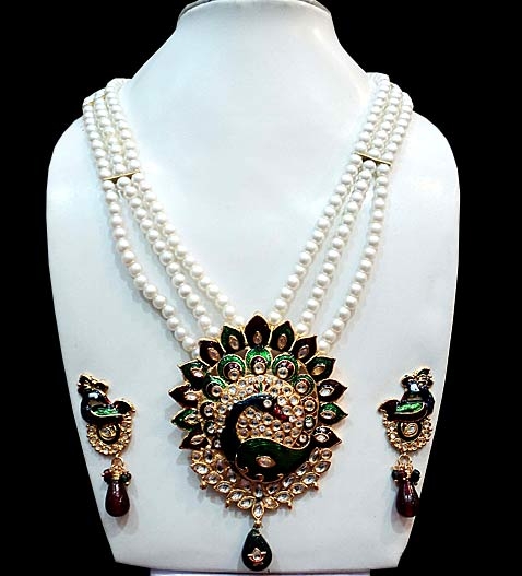 Green, Maroon and Off White Polki Imitation Studdded Necklace Set