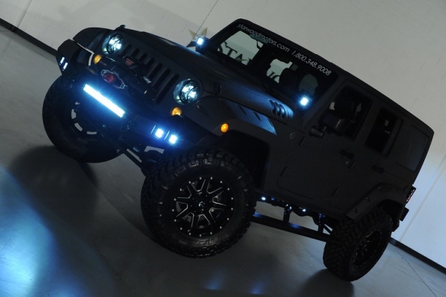 Grey Starwood 2014 Jeep Wrangler Unlimited - Image 2