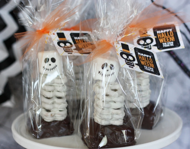 Halloween Skeleton Treats