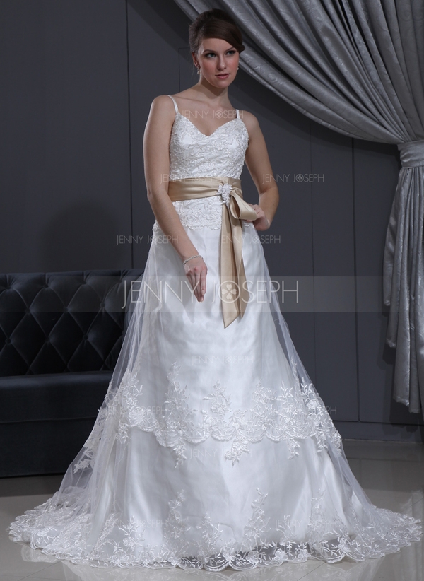 http://es.jennyjoseph.com/Corte-A-Princesa-Escote-En-V-La-Capilla-De-Tren-Tul-Charmeuse-Vestido-De-N