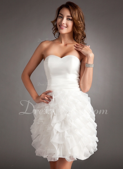 http://www.dressfirst.cz/Sheath-Column-Sweetheart-Short-Mini-Organza-Homecoming-Dress-With-Cascading