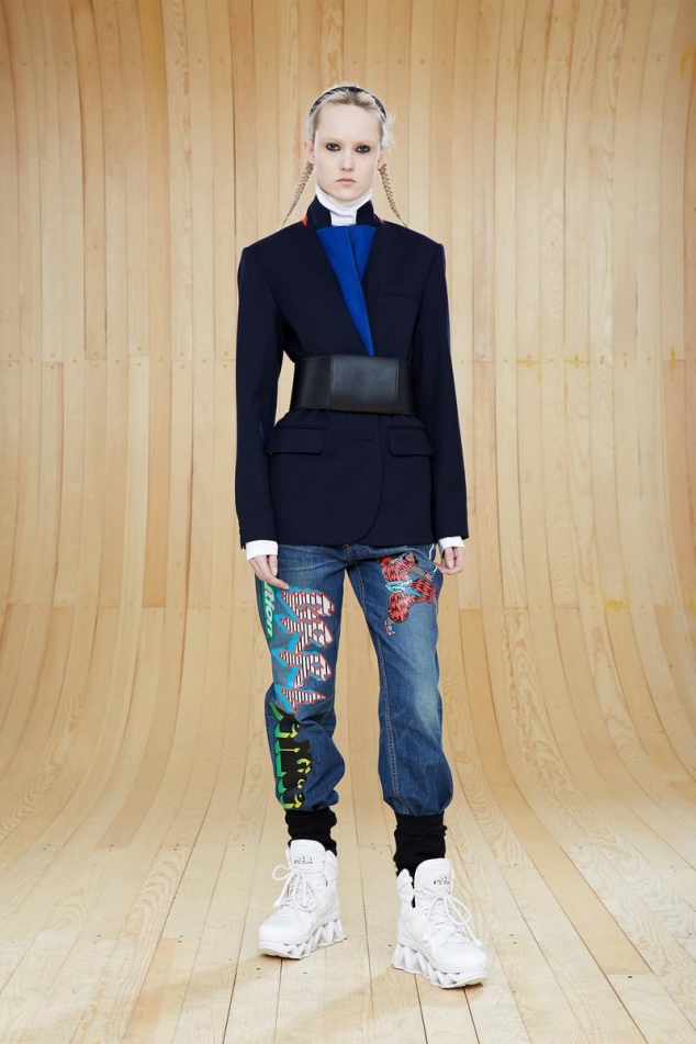JUNKO LIGHTWEIGHT WOOL BOYFRIEND BLAZER