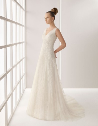 Latest Sheath Column V Neck Court Train Ivory Wedding Dress