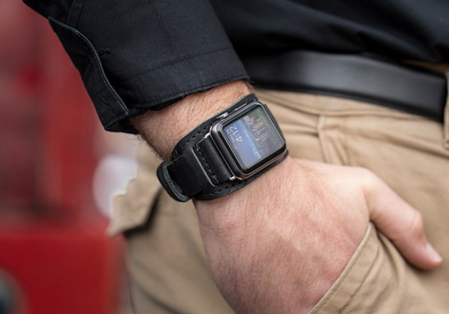 Lowry Leather Cuff Apple Watch Strap - Image 3