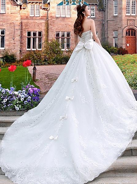 Luxurious A-Line Sweetheart Chapel Train Lace & Bowknot Wedding Dress