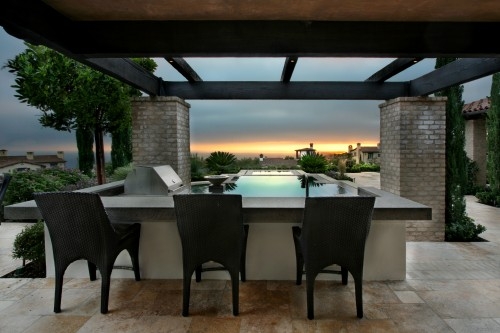 Outdoor bar