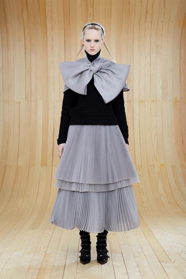 MAYU ORGANZA GIANT BOW CAPE