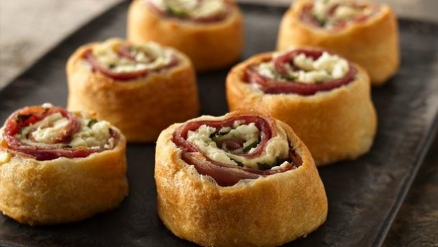  Mediterranean Crescent Pinwheels