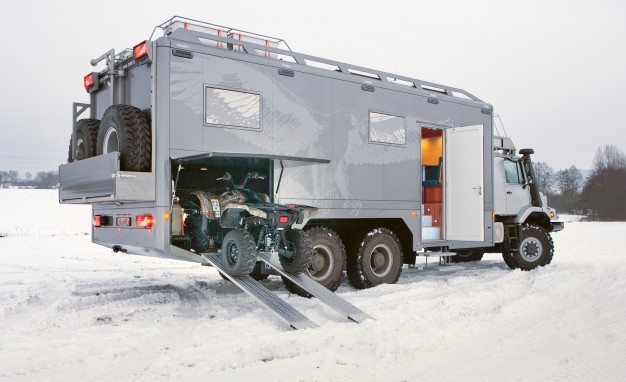 Mercedes Benz Zetros 6×6 Vehicle - Image 2