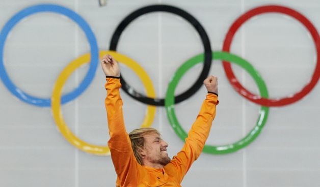 Netherlands Michel Mulder wins Gold for men's 500m speed skating - Image 3