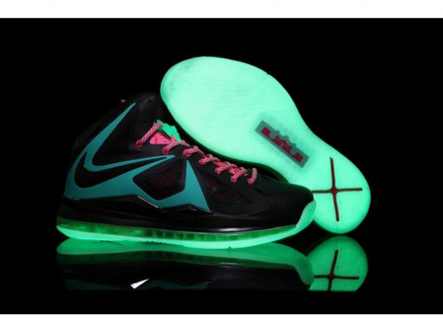 Nike LeBron X "Miami" - Image 3
