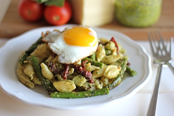 Pesto Pasta with Sun Dried Tomatoes and Roasted Asparagus
